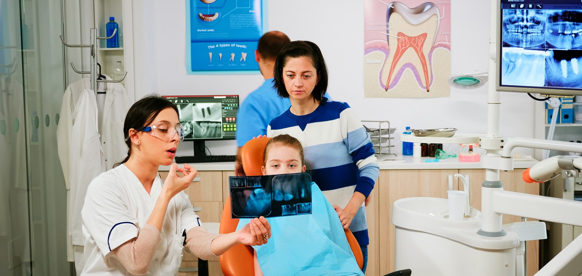 Dentists in Teeth Whitening: Advice from Oral Professionals
